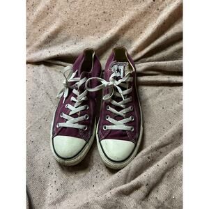 Converse Chuck Taylor All Star Low Top Burgundy Women’s 9